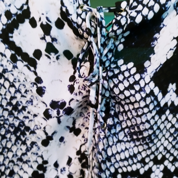 Shirt - Picture 4 of 4